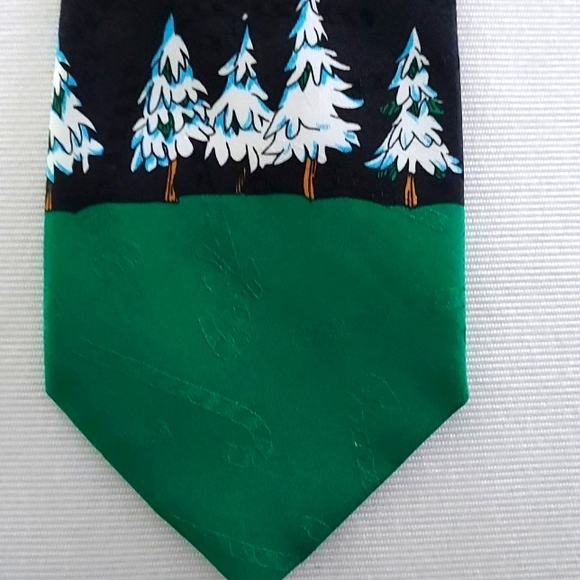 HALLMARK Novelties Men's Holiday Tie Santa In Sleigh With Reindeer - Picture 1 of 12